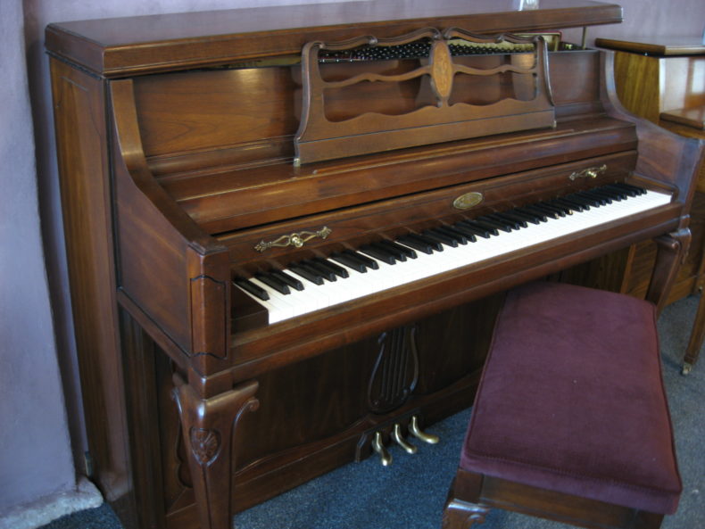 Wurlitzer model 2860 Console Piano