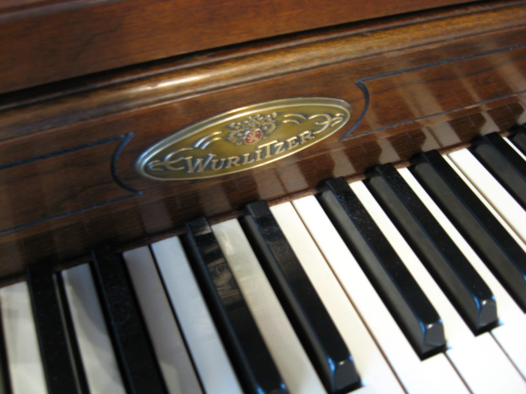 Wurlitzer model 2860 Console Piano 4 at 88 Keys Piano Warehouse & Showroom
