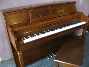 Baldwin model 651 Console Piano 1 at 88 Keys Piano Warehouse & Showroom