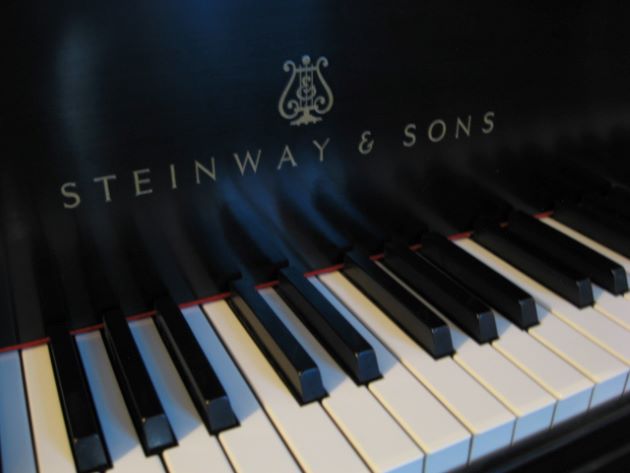 Steinway model M S#393780 Grand Piano Logo at 88 Keys Piano Warehouse & Showroom