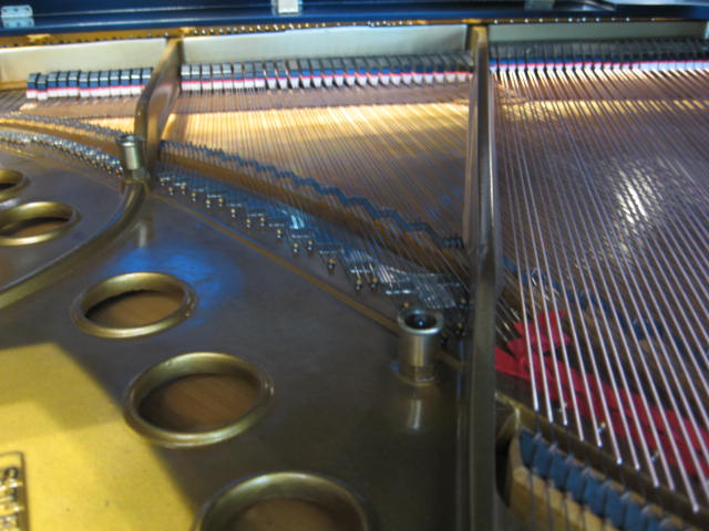 Steinway model M Two-toned finish Grand Piano Harp at 88 Keys Piano Warehouse & Showroom