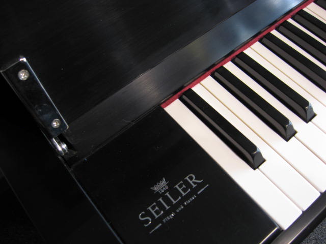 Johannes Seiler model GS-112N Piano Fallboard at 88 Keys Piano Warehouse