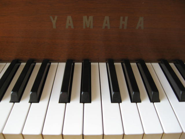 Yamaha model G2 Grand Piano 3 Decal at 88 Keys Piano Warehouse