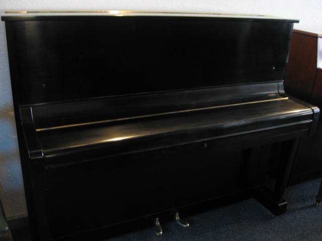Yamaha model U1 Studio Upright Piano 3 Fallboard at 88 Keys Piano Warehouse