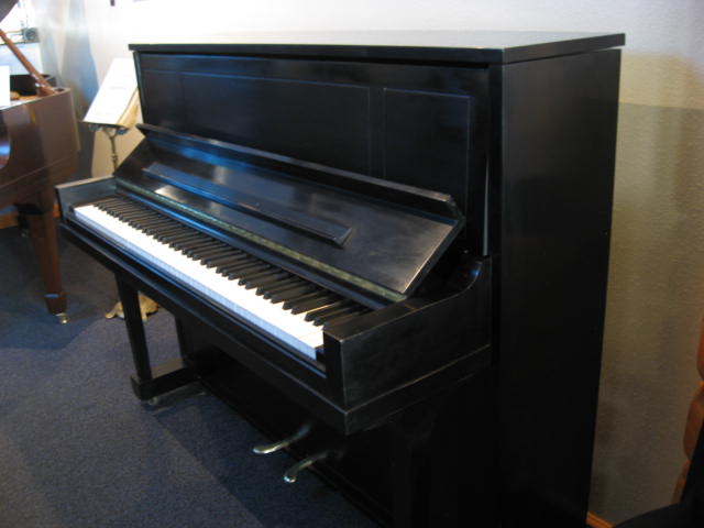 Steinway model 45 Studio Upright Piano Treble at 88 Keys Piano Warehouse