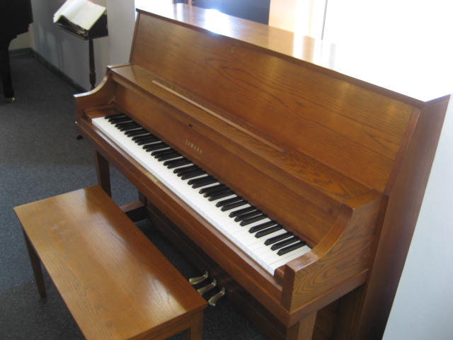 Yamaha model P22 Studio Upright Piano 6 Lid at 88 Keys Piano Warehouse