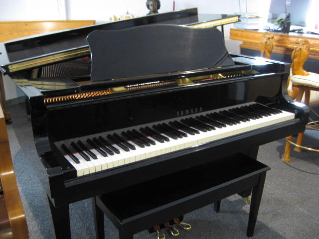 Yamaha model C3 Grand Piano Bass at 88 Keys Piano Warehouse