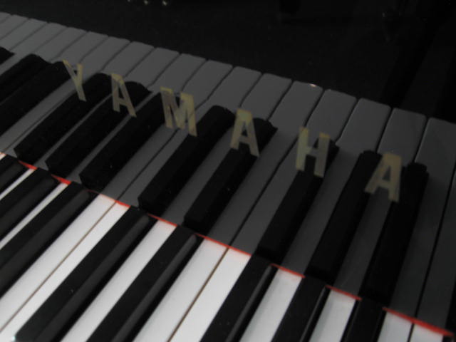 Yamaha model C3 Grand Piano Decal at 88 Keys Piano Warehouse