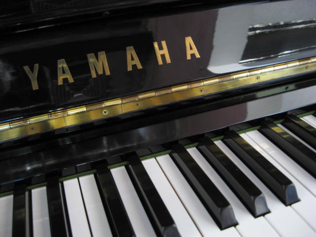 Yamaha model T118 Studio Upright Piano 2 Decal at 88 Keys Piano Warehouse