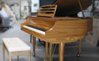 Groovy Kimball La Petite Grand Piano