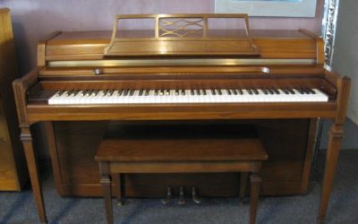 Yamaha Spinet Piano in Cherry Wood